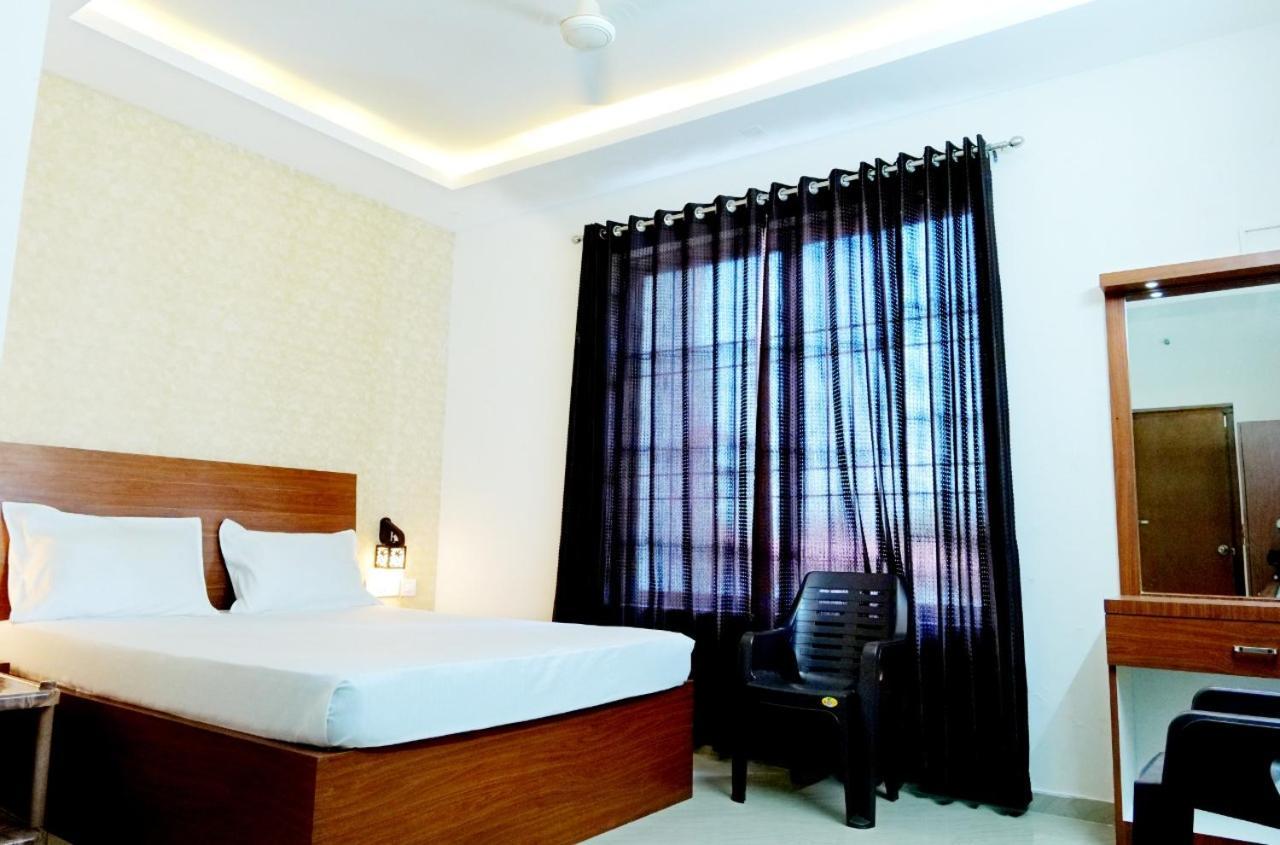 Dwarka Lodging & Boarding Mulki Zewnętrze zdjęcie
